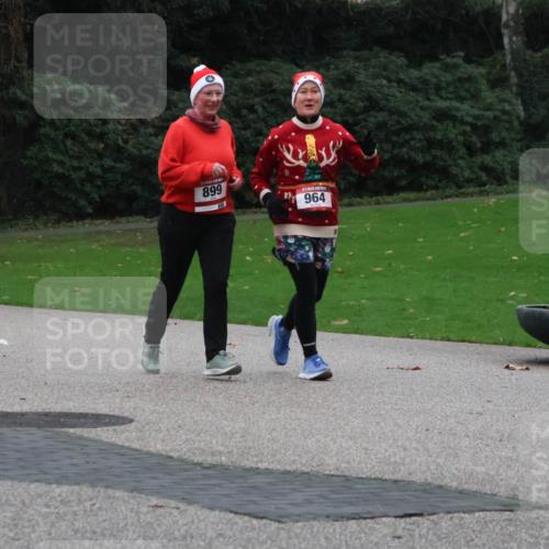 08.12.2024 - St. Pauli X-Mass-Run No. 14 Strokosch-Dieckow http://msf.ph/oto/7507651 08.12.2024 09:46:00 Laufen 4, 899, 964 meine-sportfotos.de