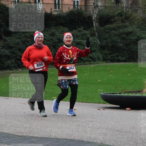 08.12.2024 - St. Pauli X-Mass-Run No. 14 Strokosch-Dieckow http://msf.ph/oto/7507656 08.12.2024 09:46:00 Laufen 899, 899, 964 meine-sportfotos.de