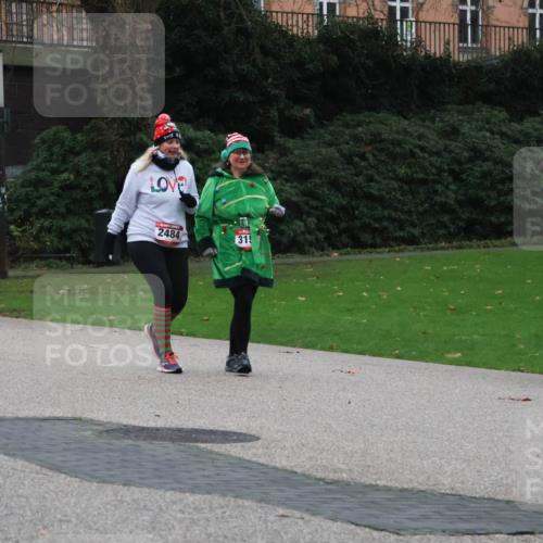 08.12.2024 - St. Pauli X-Mass-Run No. 14 Strokosch-Dieckow http://msf.ph/oto/7507663 08.12.2024 09:46:10 Laufen 2484, 31 meine-sportfotos.de