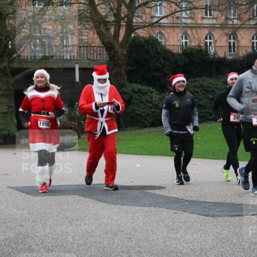 08.12.2024 - St. Pauli X-Mass-Run No. 14 Strokosch-Dieckow http://msf.ph/oto/7507675 08.12.2024 09:46:30 Laufen 1996, 619, 290, 361, 32, 314 meine-sportfotos.de