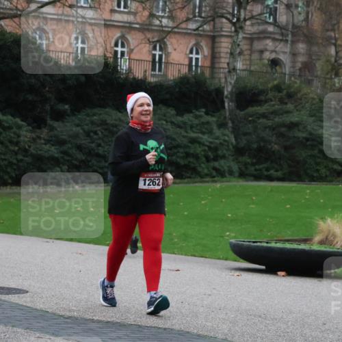 08.12.2024 - St. Pauli X-Mass-Run No. 14 Strokosch-Dieckow http://msf.ph/oto/7507738 08.12.2024 09:47:06 Laufen 19, 1262 meine-sportfotos.de