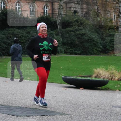 08.12.2024 - St. Pauli X-Mass-Run No. 14 Strokosch-Dieckow http://msf.ph/oto/7507740 08.12.2024 09:47:07 Laufen 1262 meine-sportfotos.de