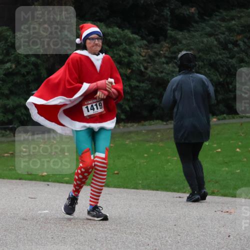 08.12.2024 - St. Pauli X-Mass-Run No. 14 Strokosch-Dieckow http://msf.ph/oto/7507747 08.12.2024 09:47:08 Laufen 1419 meine-sportfotos.de