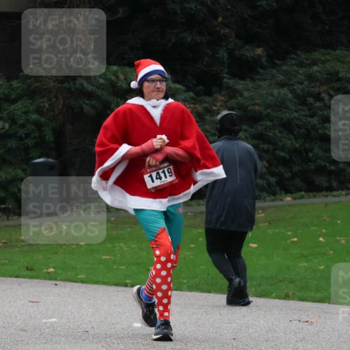 08.12.2024 - St. Pauli X-Mass-Run No. 14 Strokosch-Dieckow http://msf.ph/oto/7507751 08.12.2024 09:47:08 Laufen 1419 meine-sportfotos.de