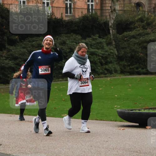 08.12.2024 - St. Pauli X-Mass-Run No. 14 Strokosch-Dieckow http://msf.ph/oto/7507786 08.12.2024 09:47:50 Laufen 82, 3150, 3065, 3064 meine-sportfotos.de
