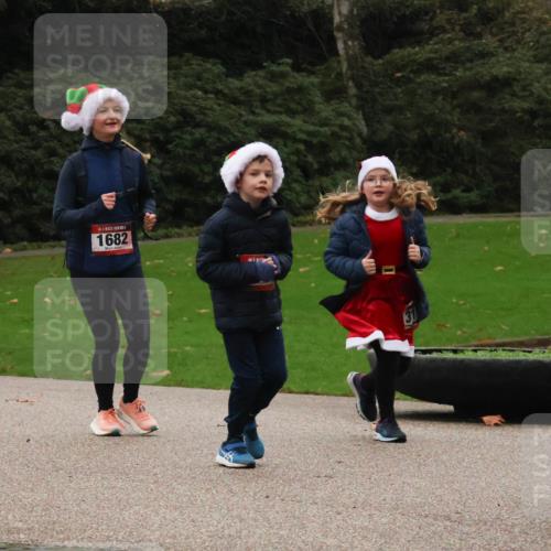08.12.2024 - St. Pauli X-Mass-Run No. 14 Strokosch-Dieckow http://msf.ph/oto/7507808 08.12.2024 09:47:52 Laufen 1682 meine-sportfotos.de