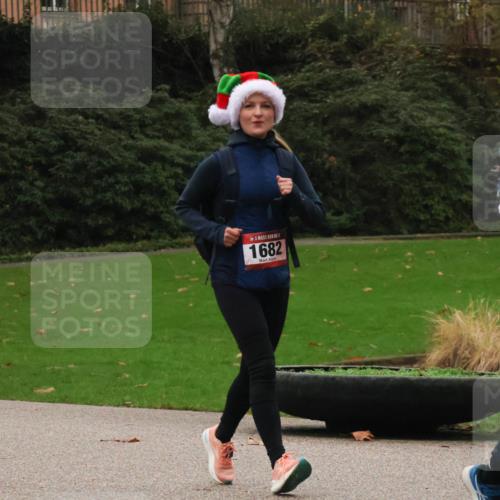 08.12.2024 - St. Pauli X-Mass-Run No. 14 Strokosch-Dieckow http://msf.ph/oto/7507823 08.12.2024 09:47:53 Laufen 1682 meine-sportfotos.de
