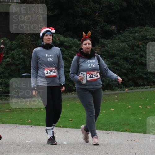 08.12.2024 - St. Pauli X-Mass-Run No. 14 Strokosch-Dieckow http://msf.ph/oto/7507836 08.12.2024 09:47:55 Laufen 1612, 3290, 3295 meine-sportfotos.de