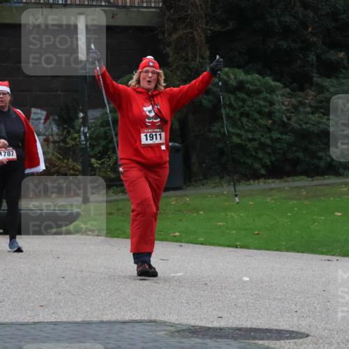 08.12.2024 - St. Pauli X-Mass-Run No. 14 Strokosch-Dieckow http://msf.ph/oto/7507871 08.12.2024 09:48:19 Laufen 318, 318, 1787, 1911 meine-sportfotos.de