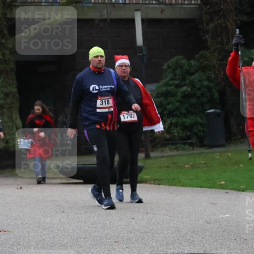 08.12.2024 - St. Pauli X-Mass-Run No. 14 Strokosch-Dieckow http://msf.ph/oto/7507881 08.12.2024 09:48:20 Laufen 318, 318, 1787, 1911 meine-sportfotos.de