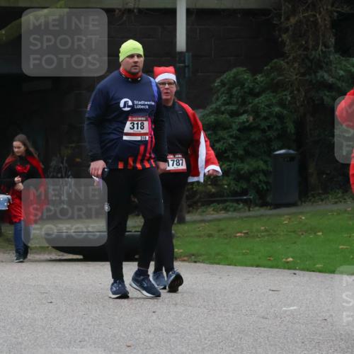 08.12.2024 - St. Pauli X-Mass-Run No. 14 Strokosch-Dieckow http://msf.ph/oto/7507883 08.12.2024 09:48:21 Laufen 318, 318, 1787, 1911 meine-sportfotos.de