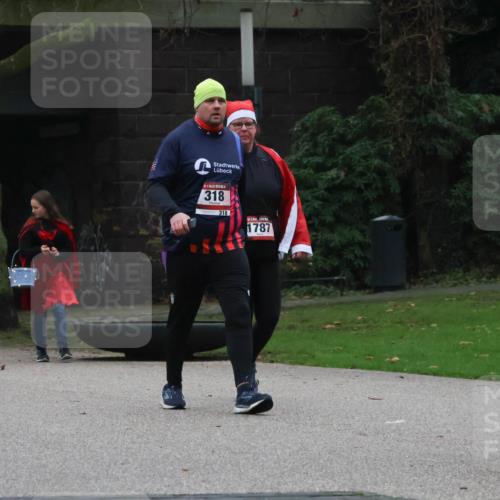 08.12.2024 - St. Pauli X-Mass-Run No. 14 Strokosch-Dieckow http://msf.ph/oto/7507887 08.12.2024 09:48:21 Laufen 318, 318, 1787, 1911 meine-sportfotos.de