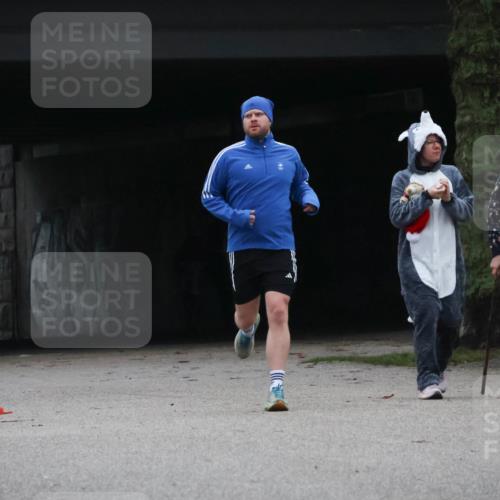 08.12.2024 - St. Pauli X-Mass-Run No. 14 Strokosch-Dieckow http://msf.ph/oto/7507899 08.12.2024 09:48:22 Laufen  meine-sportfotos.de