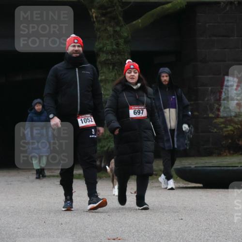 08.12.2024 - St. Pauli X-Mass-Run No. 14 Strokosch-Dieckow http://msf.ph/oto/7507963 08.12.2024 09:49:18 Laufen 1052, 5, 697 meine-sportfotos.de