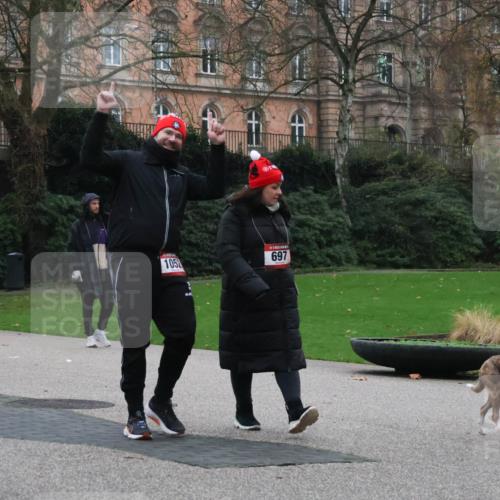 08.12.2024 - St. Pauli X-Mass-Run No. 14 Strokosch-Dieckow http://msf.ph/oto/7507980 08.12.2024 09:49:26 Laufen 105, 697 meine-sportfotos.de
