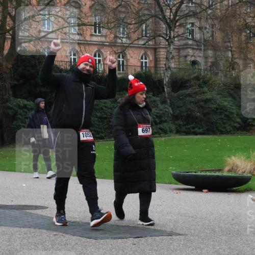 08.12.2024 - St. Pauli X-Mass-Run No. 14 Strokosch-Dieckow http://msf.ph/oto/7507984 08.12.2024 09:49:26 Laufen 1052, 697 meine-sportfotos.de