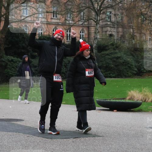 08.12.2024 - St. Pauli X-Mass-Run No. 14 Strokosch-Dieckow http://msf.ph/oto/7507986 08.12.2024 09:49:27 Laufen 1052, 5, 697 meine-sportfotos.de