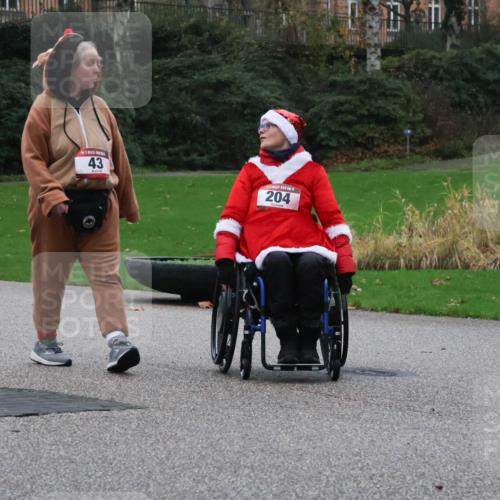 08.12.2024 - St. Pauli X-Mass-Run No. 14 Strokosch-Dieckow http://msf.ph/oto/7508021 08.12.2024 09:52:25 Laufen 43, 204 meine-sportfotos.de
