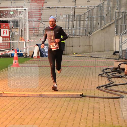 08.12.2024 - St. Pauli X-Mass-Run No. 14 Kathrin Stürmer Photography http://msf.ph/oto/7519591 08.12.2024 09:50:05 Ziel 2841 meine-sportfotos.de