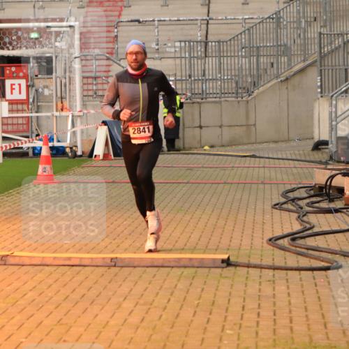 08.12.2024 - St. Pauli X-Mass-Run No. 14 Kathrin Stürmer Photography http://msf.ph/oto/7519603 08.12.2024 09:50:05 Ziel 2841 meine-sportfotos.de