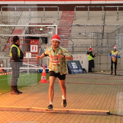 08.12.2024 - St. Pauli X-Mass-Run No. 14 Kathrin Stürmer Photography http://msf.ph/oto/7519909 08.12.2024 09:51:15 Ziel 2, 2757, 3309 meine-sportfotos.de