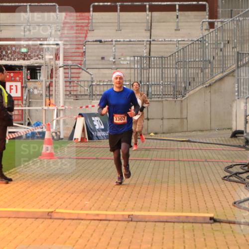 08.12.2024 - St. Pauli X-Mass-Run No. 14 Kathrin Stürmer Photography http://msf.ph/oto/7520485 08.12.2024 09:53:06 Ziel 183, 3307 meine-sportfotos.de