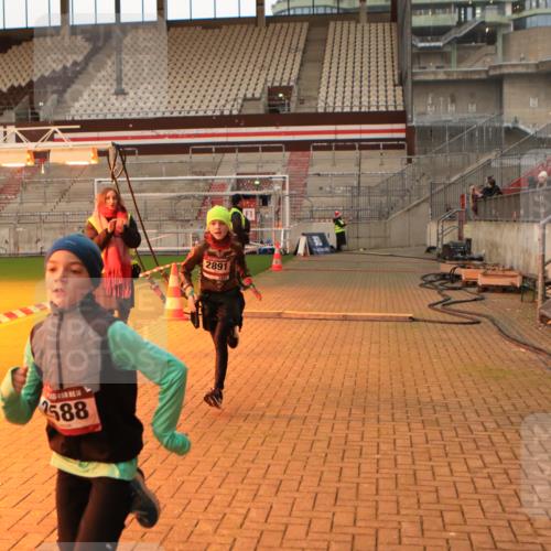 08.12.2024 - St. Pauli X-Mass-Run No. 14 Kathrin Stürmer Photography http://msf.ph/oto/7520744 08.12.2024 09:54:45 Ziel 2588, 2891 meine-sportfotos.de