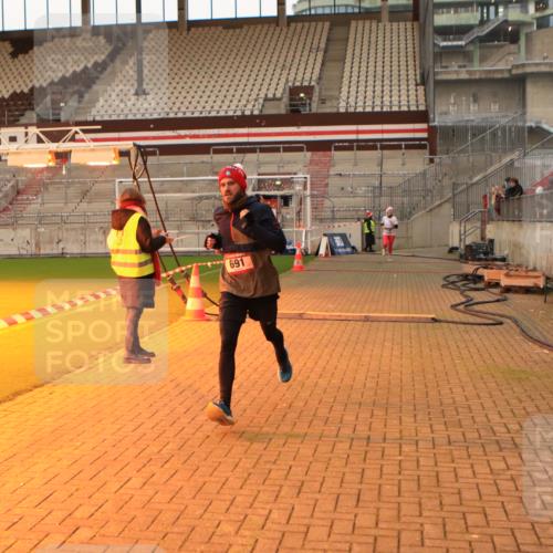 08.12.2024 - St. Pauli X-Mass-Run No. 14 Kathrin Stürmer Photography http://msf.ph/oto/7520937 08.12.2024 09:55:16 Ziel 691, 907, 3300 meine-sportfotos.de