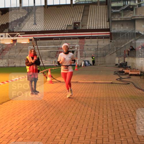 08.12.2024 - St. Pauli X-Mass-Run No. 14 Kathrin Stürmer Photography http://msf.ph/oto/7520977 08.12.2024 09:55:22 Ziel 691, 907, 3300 meine-sportfotos.de