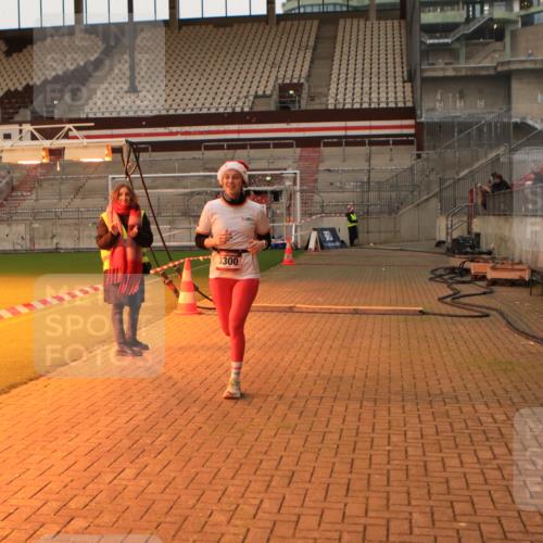08.12.2024 - St. Pauli X-Mass-Run No. 14 Kathrin Stürmer Photography http://msf.ph/oto/7520986 08.12.2024 09:55:23 Ziel 691, 3300 meine-sportfotos.de