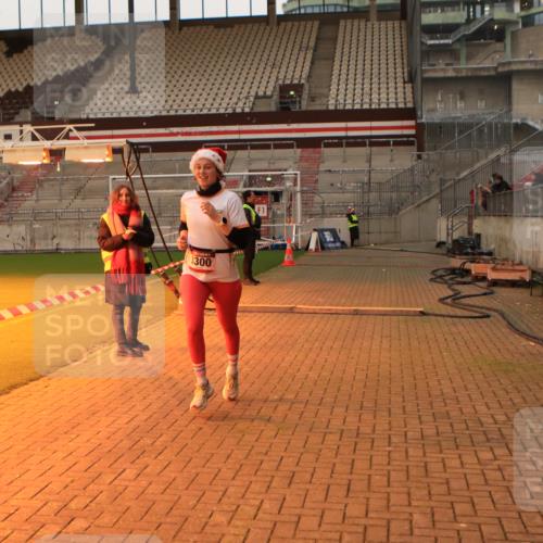 08.12.2024 - St. Pauli X-Mass-Run No. 14 Kathrin Stürmer Photography http://msf.ph/oto/7520994 08.12.2024 09:55:23 Ziel 691, 3300 meine-sportfotos.de