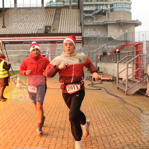 08.12.2024 - St. Pauli X-Mass-Run No. 14 Kathrin Stürmer Photography http://msf.ph/oto/7521059 08.12.2024 09:55:42 Ziel 438, 1946, 2911, 3094 meine-sportfotos.de