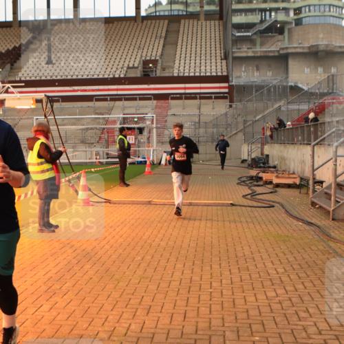 08.12.2024 - St. Pauli X-Mass-Run No. 14 Kathrin Stürmer Photography http://msf.ph/oto/7521185 08.12.2024 09:55:45 Ziel 415, 438, 1946, 2911, 3094 meine-sportfotos.de