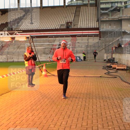 08.12.2024 - St. Pauli X-Mass-Run No. 14 Kathrin Stürmer Photography http://msf.ph/oto/7521414 08.12.2024 09:56:08 Ziel 799, 1852, 3256, 3261 meine-sportfotos.de