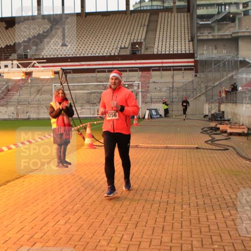 08.12.2024 - St. Pauli X-Mass-Run No. 14 Kathrin Stürmer Photography http://msf.ph/oto/7521422 08.12.2024 09:56:08 Ziel 799, 1852, 3256, 3261 meine-sportfotos.de