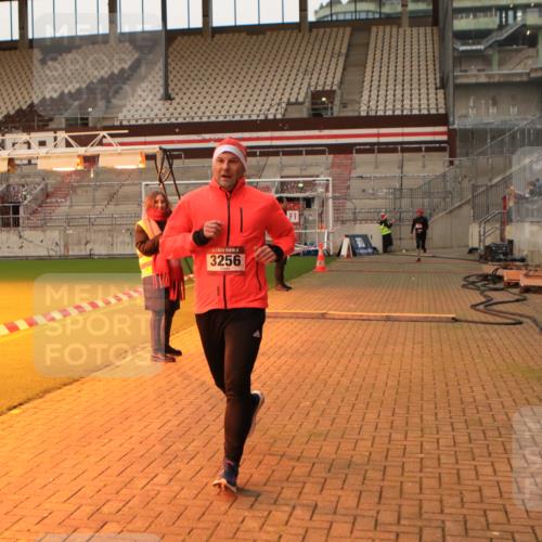08.12.2024 - St. Pauli X-Mass-Run No. 14 Kathrin Stürmer Photography http://msf.ph/oto/7521439 08.12.2024 09:56:08 Ziel 799, 1852, 3256, 3261 meine-sportfotos.de