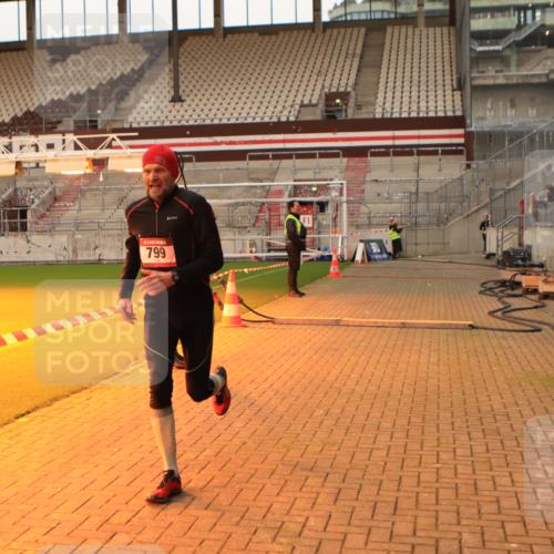 08.12.2024 - St. Pauli X-Mass-Run No. 14 Kathrin Stürmer Photography http://msf.ph/oto/7521485 08.12.2024 09:56:15 Ziel 799, 3256, 3261 meine-sportfotos.de