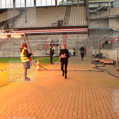 08.12.2024 - St. Pauli X-Mass-Run No. 14 Kathrin Stürmer Photography http://msf.ph/oto/7521689 08.12.2024 09:56:39 Ziel 384, 1741, 1754, 2837, 2839, 2956, 3095 meine-sportfotos.de