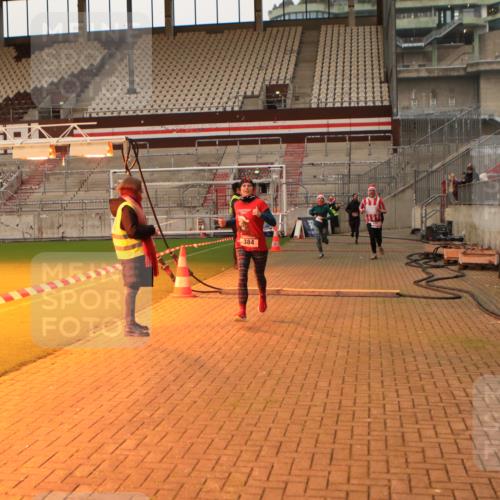 08.12.2024 - St. Pauli X-Mass-Run No. 14 Kathrin Stürmer Photography http://msf.ph/oto/7521764 08.12.2024 09:56:47 Ziel 364, 384, 420, 1741, 1754, 2956, 3022, 3139 meine-sportfotos.de