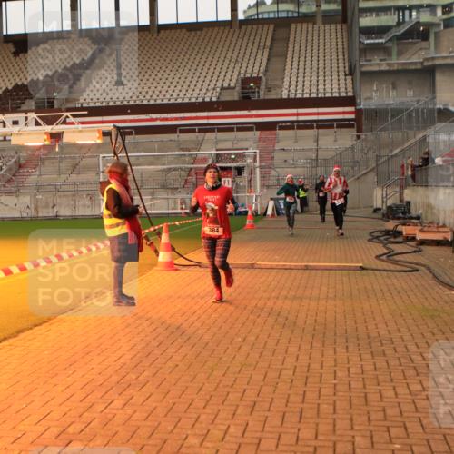 08.12.2024 - St. Pauli X-Mass-Run No. 14 Kathrin Stürmer Photography http://msf.ph/oto/7521770 08.12.2024 09:56:47 Ziel 364, 384, 420, 1741, 1754, 2956, 3022, 3139 meine-sportfotos.de