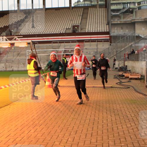 08.12.2024 - St. Pauli X-Mass-Run No. 14 Kathrin Stürmer Photography http://msf.ph/oto/7521815 08.12.2024 09:56:51 Ziel 364, 384, 420, 904, 1291, 1741, 2267, 2956, 3022, 3139 meine-sportfotos.de