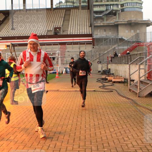08.12.2024 - St. Pauli X-Mass-Run No. 14 Kathrin Stürmer Photography http://msf.ph/oto/7521842 08.12.2024 09:56:51 Ziel 364, 384, 420, 904, 1291, 1741, 2267, 2956, 3022, 3139 meine-sportfotos.de