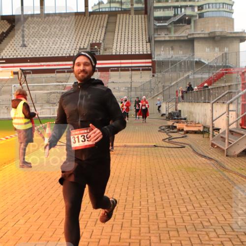 08.12.2024 - St. Pauli X-Mass-Run No. 14 Kathrin Stürmer Photography http://msf.ph/oto/7521873 08.12.2024 09:56:52 Ziel 364, 384, 420, 904, 1291, 1741, 1982, 2267, 2956, 3022, 3139 meine-sportfotos.de