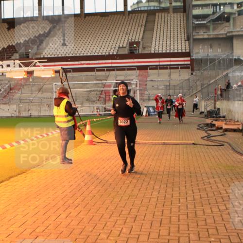 08.12.2024 - St. Pauli X-Mass-Run No. 14 Kathrin Stürmer Photography http://msf.ph/oto/7521900 08.12.2024 09:56:53 Ziel 364, 384, 420, 755, 904, 1291, 1741, 1982, 2267, 2956, 3022, 3139 meine-sportfotos.de