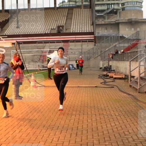 08.12.2024 - St. Pauli X-Mass-Run No. 14 Kathrin Stürmer Photography http://msf.ph/oto/7522011 08.12.2024 09:57:01 Ziel 364, 420, 755, 763, 904, 1291, 1982, 2267, 3022, 3139, 3162 meine-sportfotos.de