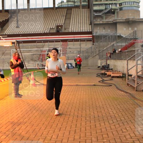 08.12.2024 - St. Pauli X-Mass-Run No. 14 Kathrin Stürmer Photography http://msf.ph/oto/7522018 08.12.2024 09:57:01 Ziel 364, 420, 755, 763, 904, 1291, 1982, 2267, 3022, 3139, 3162 meine-sportfotos.de