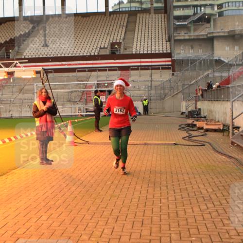 08.12.2024 - St. Pauli X-Mass-Run No. 14 Kathrin Stürmer Photography http://msf.ph/oto/7522060 08.12.2024 09:57:05 Ziel 755, 763, 904, 1291, 1982, 2267, 3022, 3139, 3162 meine-sportfotos.de