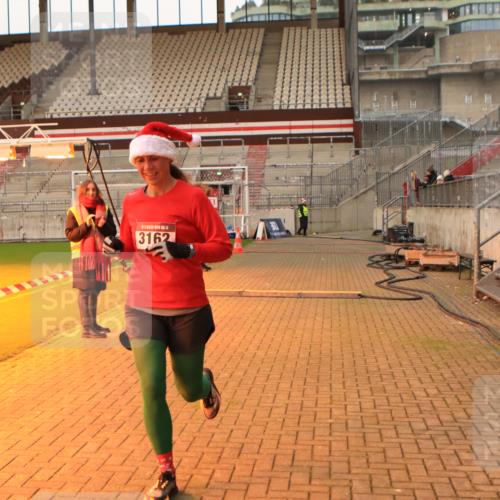 08.12.2024 - St. Pauli X-Mass-Run No. 14 Kathrin Stürmer Photography http://msf.ph/oto/7522092 08.12.2024 09:57:06 Ziel 755, 763, 904, 1291, 1982, 2267, 3022, 3162 meine-sportfotos.de