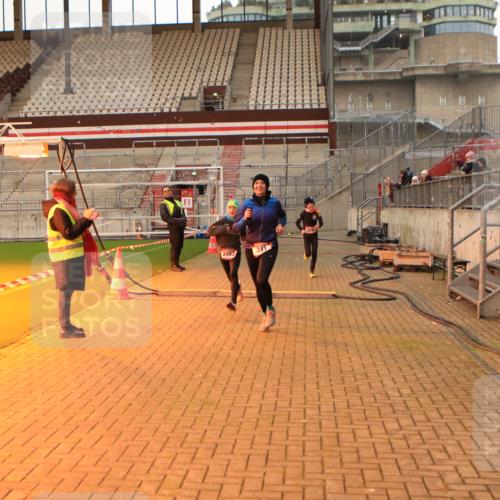 08.12.2024 - St. Pauli X-Mass-Run No. 14 Kathrin Stürmer Photography http://msf.ph/oto/7522185 08.12.2024 09:57:31 Ziel 391, 2840, 2842, 3258 meine-sportfotos.de