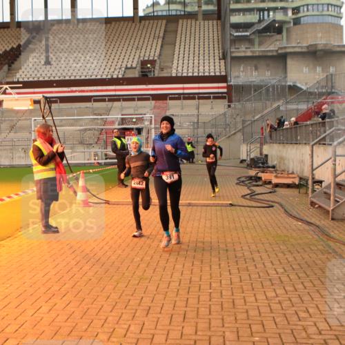 08.12.2024 - St. Pauli X-Mass-Run No. 14 Kathrin Stürmer Photography http://msf.ph/oto/7522197 08.12.2024 09:57:31 Ziel 391, 2840, 2842, 3258 meine-sportfotos.de